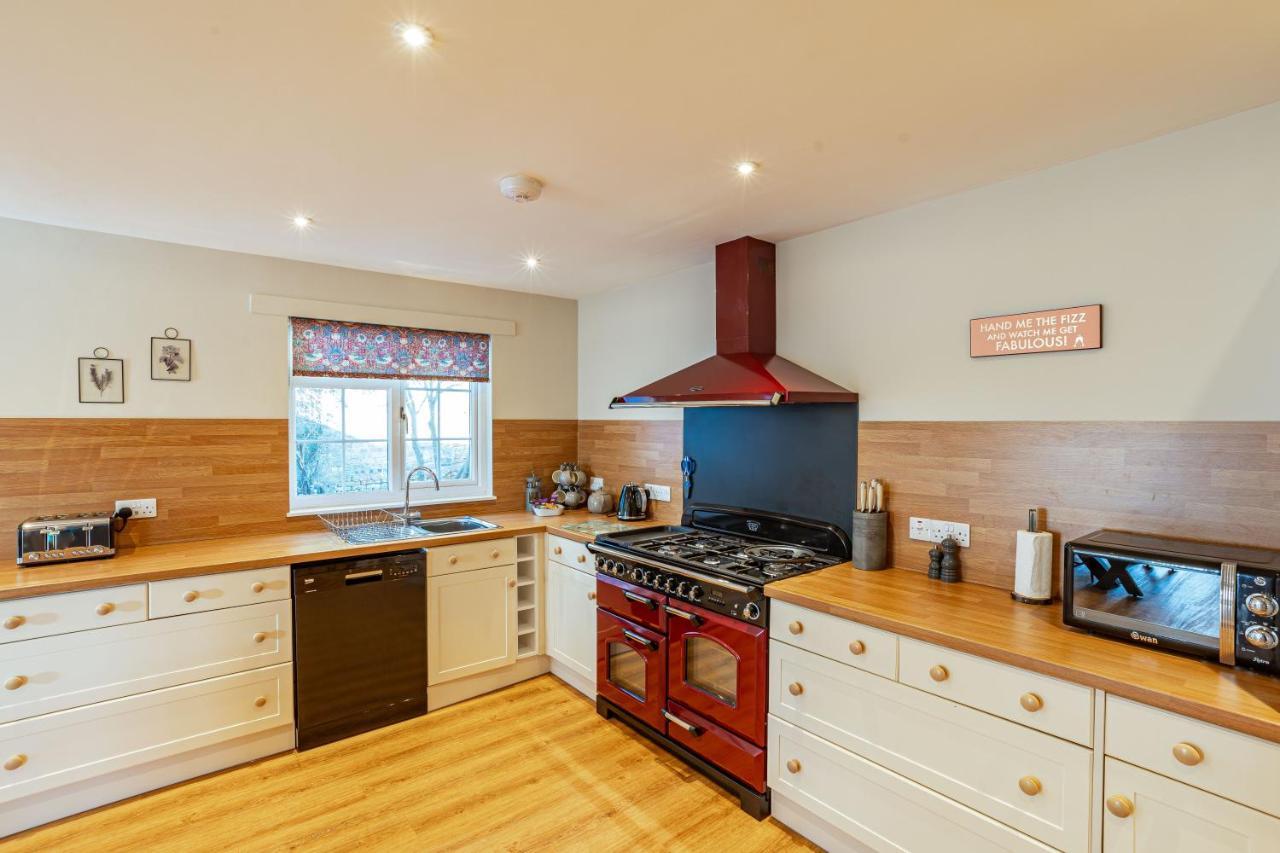 Sparrowhawk Cottage With Hot Tub Newton Stewart Exterior foto